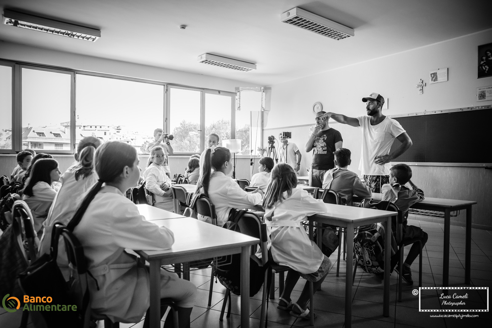 Ripresa in un'aula sul set di Il dono